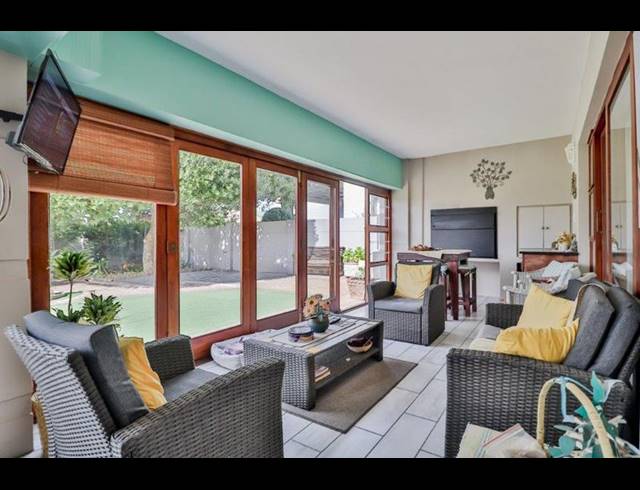 4 BEDROOM HOUSE FOR SALE IN STILBAAI-WES